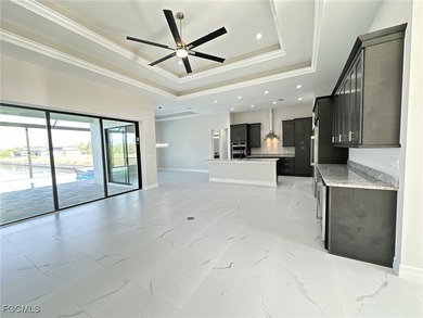 Gorgeous New Construction Home W/Direct Gulf Access! Move-In - photo 7