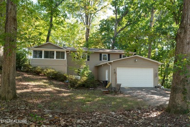 Fort Loudoun Lake Home For Sale in Knoxville Tennessee