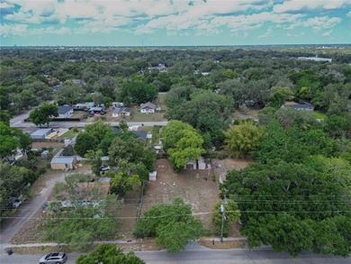 Great opportunity to own a fully fenced vacant lot in a - photo 15