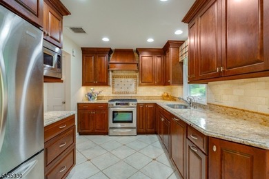 STYLISH 3-BED/2.1 BATH SPLIT-LEVEL HOME IN QUIET NEIGHBORHOOD - photo 22