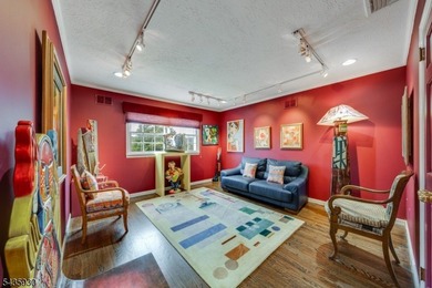 STYLISH 3-BED/2.1 BATH SPLIT-LEVEL HOME IN QUIET NEIGHBORHOOD - photo 26