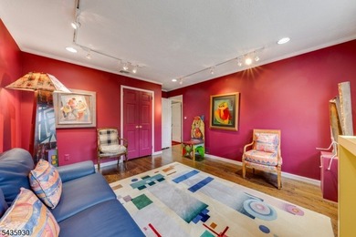 STYLISH 3-BED/2.1 BATH SPLIT-LEVEL HOME IN QUIET NEIGHBORHOOD - photo 27