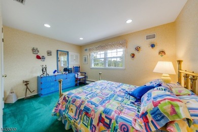 STYLISH 3-BED/2.1 BATH SPLIT-LEVEL HOME IN QUIET NEIGHBORHOOD - photo 29