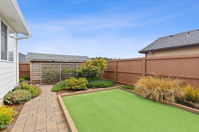 Beautiful 3 bed / 2 bath 1,728 sf single level home just blocks - photo 30