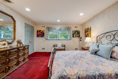 STYLISH 3-BED/2.1 BATH SPLIT-LEVEL HOME IN QUIET NEIGHBORHOOD - photo 31