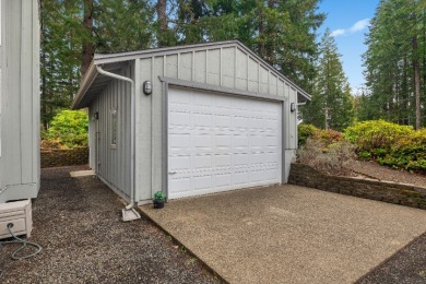 Golf Course Home with 3 car Garage Corner Lot - photo 26