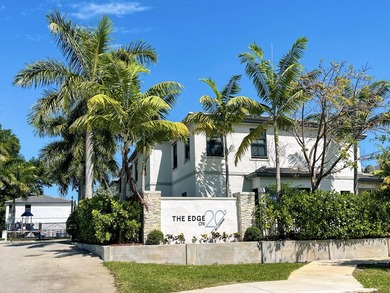 Stunning and desirable END-UNIT townhome in the gated community - photo 3