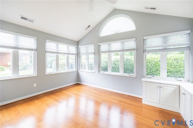 Welcome to effortless, maintenance-free living in the - photo 10