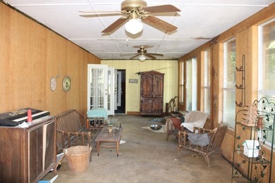 2 homes sitting on 3 lots in Plum Point subdivision backing up - photo 11