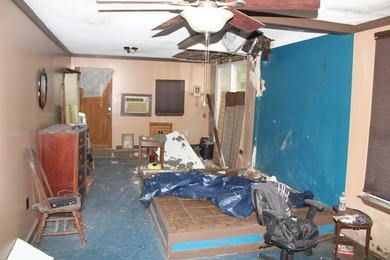 2 homes sitting on 3 lots in Plum Point subdivision backing up - photo 15