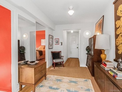 10% down ok! commuter friendly, junior four 1 bedroom/1 bath - photo 8