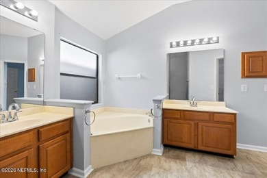Welcome to this beautifully maintained single-family brick home - photo 22