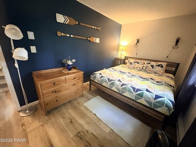 This beautifully furnished contemporary 2 bedroom, 2 bath home - photo 22