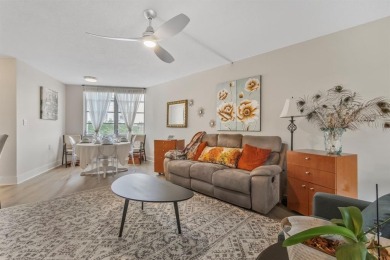 (private lake, pond, creek) Condo For Sale in Lauderhill Florida