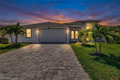 Welcome to this expansive and beautifully designed 4-bedroom - photo 1