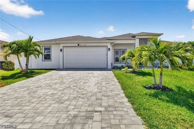 Welcome to this expansive and beautifully designed 4-bedroom - photo 2