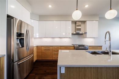 Experience luxury living in the heart of Downtown Rochester! - photo 16