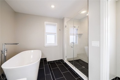 Experience luxury living in the heart of Downtown Rochester! - photo 31