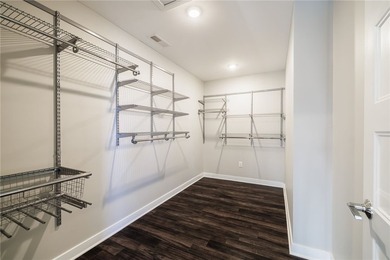 Experience luxury living in the heart of Downtown Rochester! - photo 32