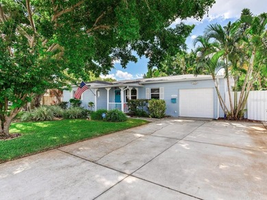 Welcome to this beautifully updated 3-bedroom, 2-bath, 1-car - photo 3