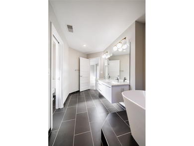 Experience luxury living in the heart of Downtown Rochester! - photo 34