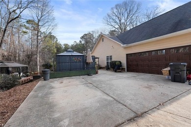 Welcome home to this well-appointed 3-bedroom, 2.5-bath ranch - photo 36