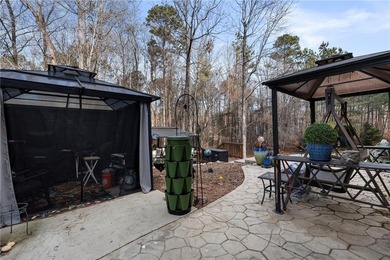 Welcome home to this well-appointed 3-bedroom, 2.5-bath ranch - photo 38