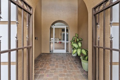 Welcome to this exquisite, move-in ready, custom-built courtyard - photo 4