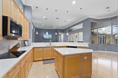 Welcome to this exquisite, move-in ready, custom-built courtyard - photo 7