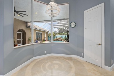 Welcome to this exquisite, move-in ready, custom-built courtyard - photo 8