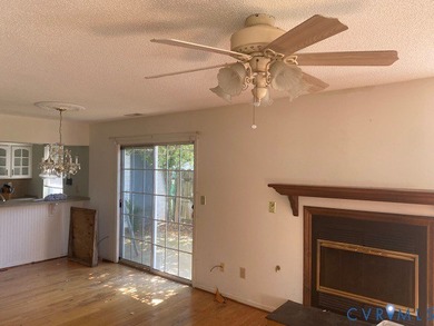 Unlock incredible potential with this two-bedroom, two-bathroom - photo 10