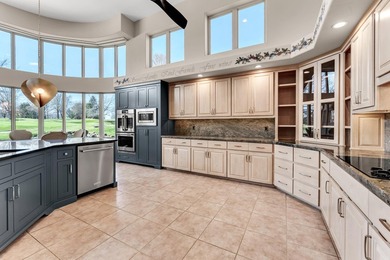 Welcome to luxury living in Springfield's most exclusive gated - photo 7