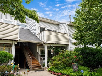 Opportunity awaits in desirable Fox Chase! This upper-level, END - photo 1