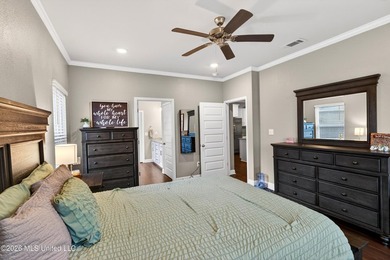 4 Bedrooms - 2.5 Bathrooms - Upstairs Living Room - Granite - photo 17