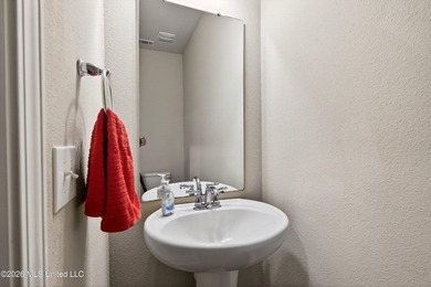 4 Bedrooms - 2.5 Bathrooms - Upstairs Living Room - Granite - photo 23