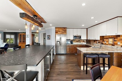 LOCATION, LOCATION, LOCATION!!! BREATHTAKING HARBOUR AND LAKE ST - photo 25