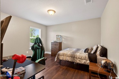 4 Bedrooms - 2.5 Bathrooms - Upstairs Living Room - Granite - photo 27