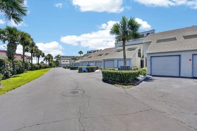 Welcome to Sea Winds, a beautifully maintained beachside condo - photo 4