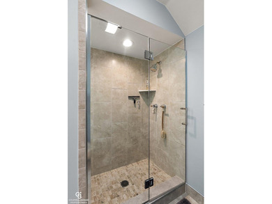LOCATION, LOCATION, LOCATION!!! BREATHTAKING HARBOUR AND LAKE ST - photo 43