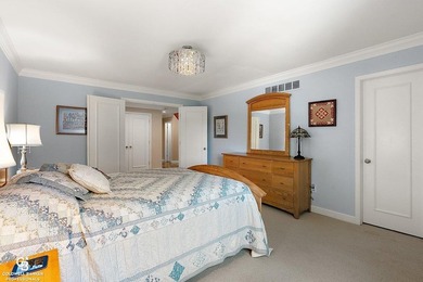 LOCATION, LOCATION, LOCATION!!! BREATHTAKING HARBOUR AND LAKE ST - photo 46