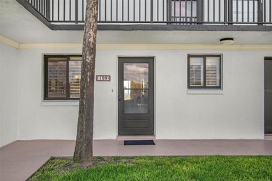 This versatile coastal two bedroom/2 bathrooms retreat offers - photo 3