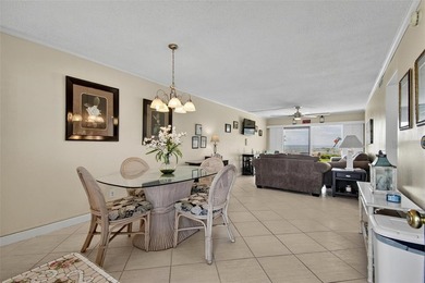 This versatile coastal two bedroom/2 bathrooms retreat offers - photo 4
