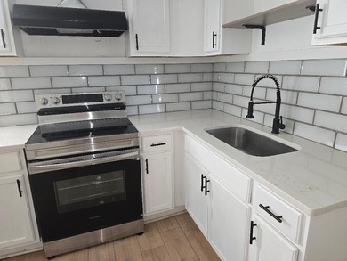 Cash only. Investors! This house has so many great features - photo 2