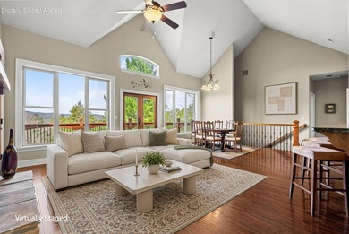 6-Bedroom Home with Private Suite in Gated Golf Community - photo 8