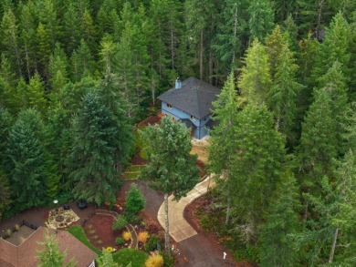 Newer custom home in the forest in Alderbrook - photo 40