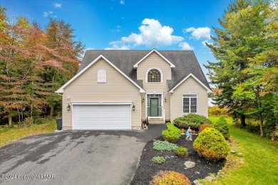 Sunset Lake Home For Sale in Pocono Summit Pennsylvania