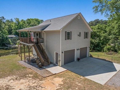 Experience the best of Lake Marion living at 363 Legend Court, a - photo 18