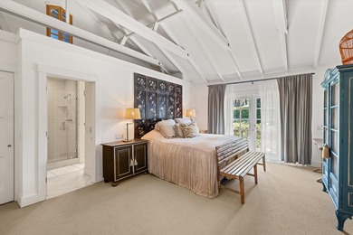 Welcome to this enchanting 2-bedroom, 2-bathroom cottage nestled - photo 18