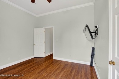 Welcome home to this beautifully maintained 4-bedroom, 2-bath - photo 20