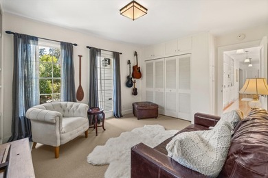 Welcome to this enchanting 2-bedroom, 2-bathroom cottage nestled - photo 23